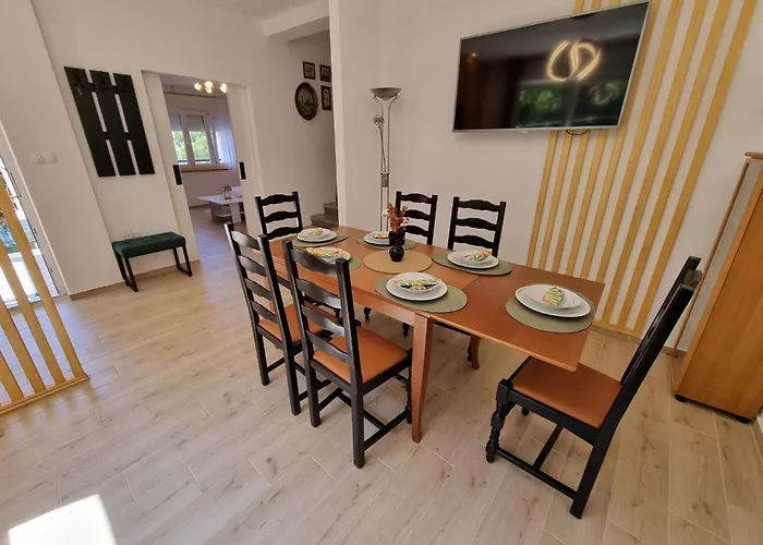 Bruno Mit Blick Auf Wasser By Interhome *