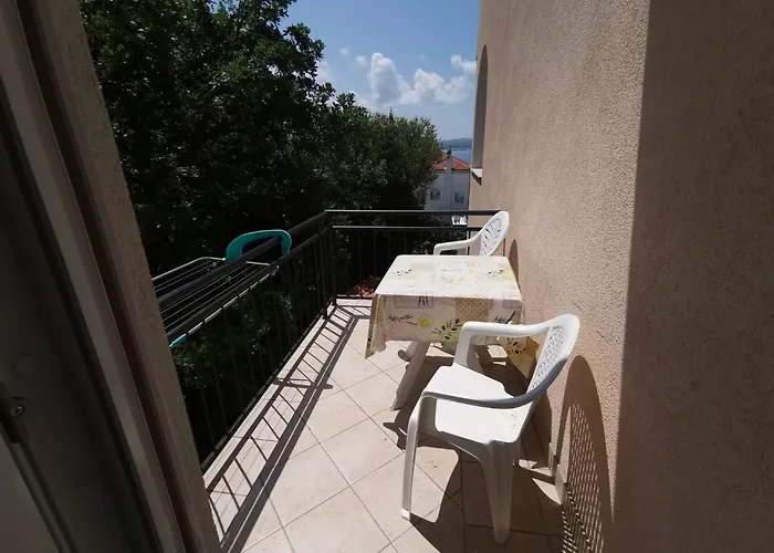 Bruno Mit Blick Auf Wasser By Interhome *